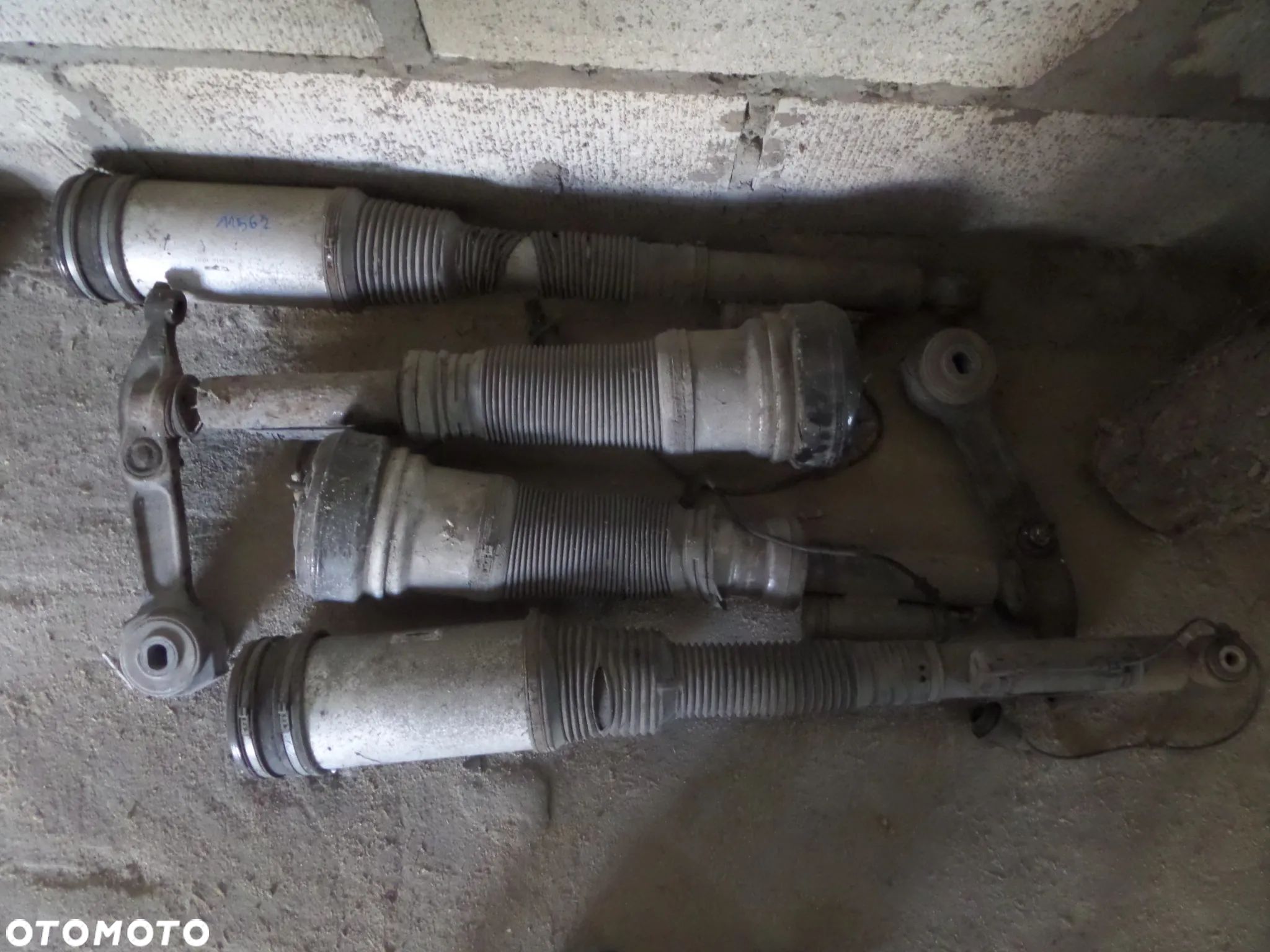 11562 Zawieszenie pneumatyczne amortyzatory komplet Mercedes S-Klasa W220 - 1
