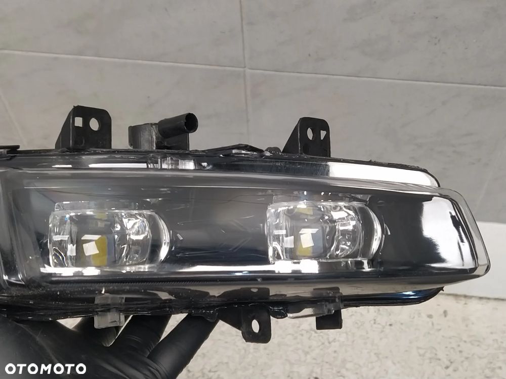 RANGE ROVER EVOQUE L538 HALOGEN PRZECIWMGIELNY LEWY PRAWY CZARNY ŚRODEK - 12