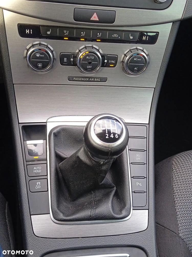 Volkswagen Passat 2.0 TDI BlueMotion Technology Comfortline - 15