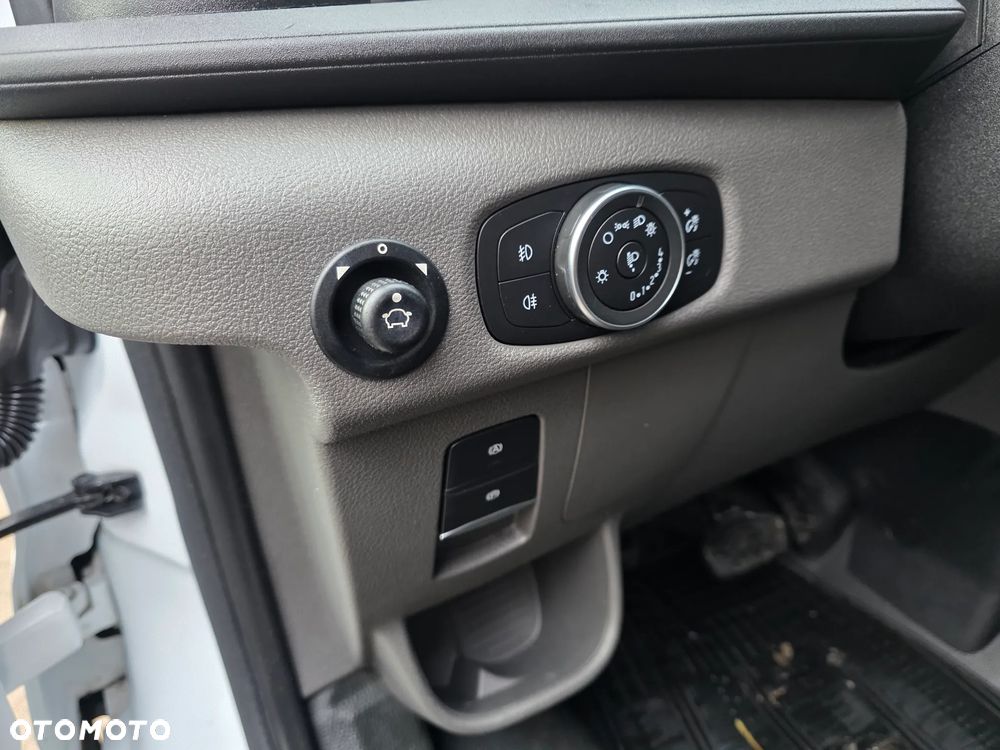 Ford Transit - 11