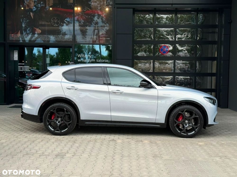 Alfa Romeo Stelvio - 6