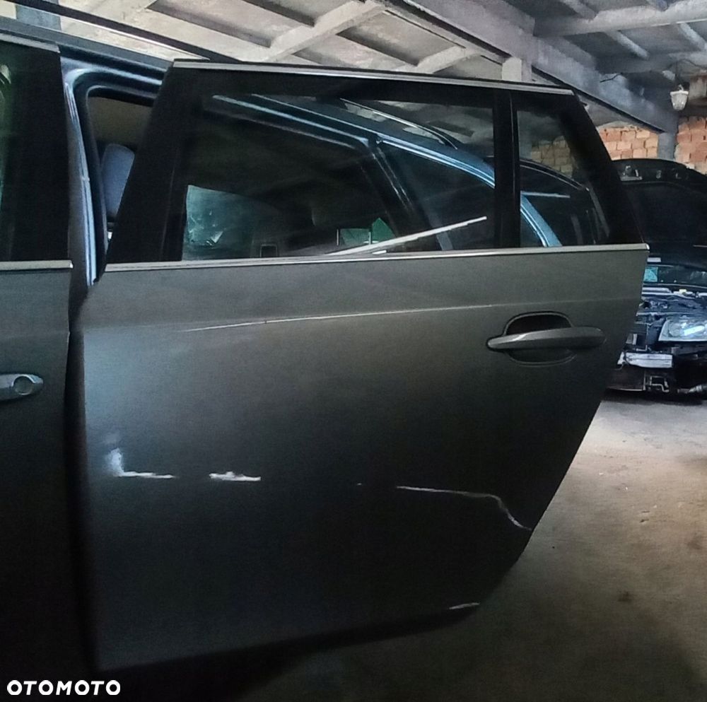 DRZWI LEWE TYLNE BMW E61 SILBERGRAU A08/7