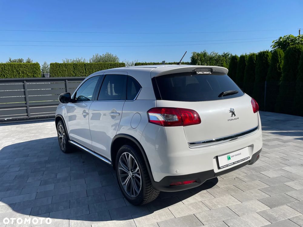 Peugeot 4008 - 8