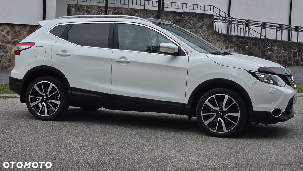 Nissan Qashqai 1.2 DIG-T Xtronic TEKNA+ - 4