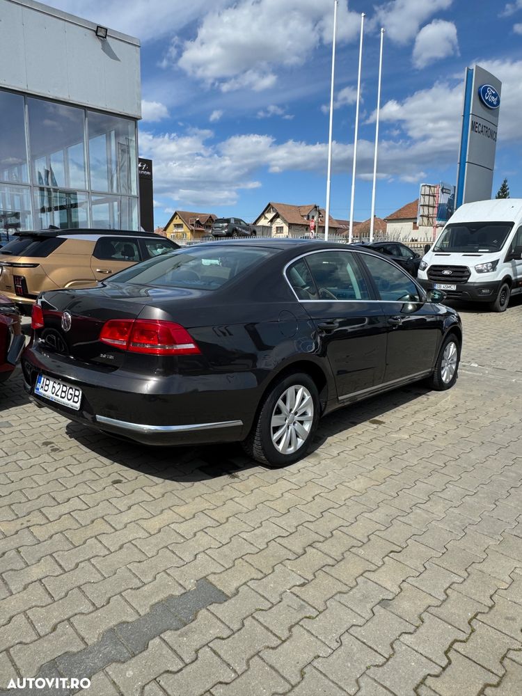 Volkswagen Passat 2.0 TDI 4Motion BlueMotion Technology Comfortline - 3