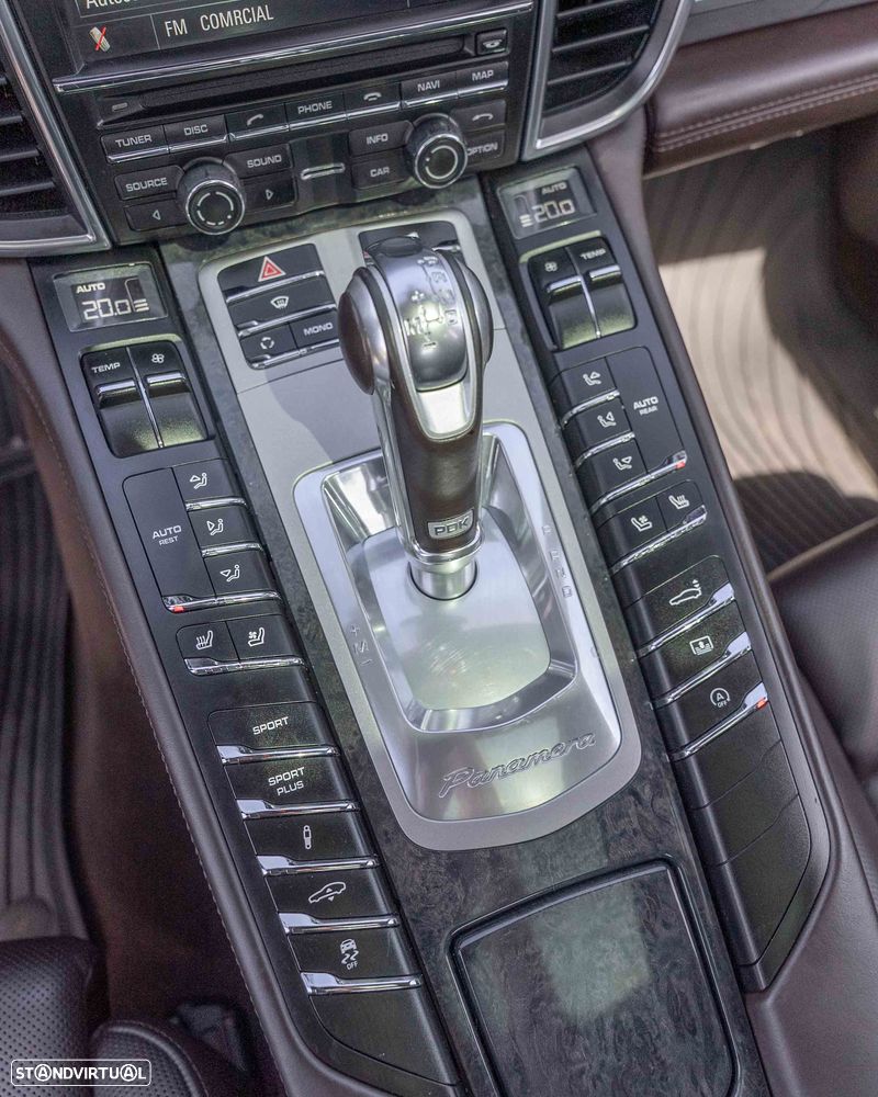 Porsche Panamera 4S PDK - 38