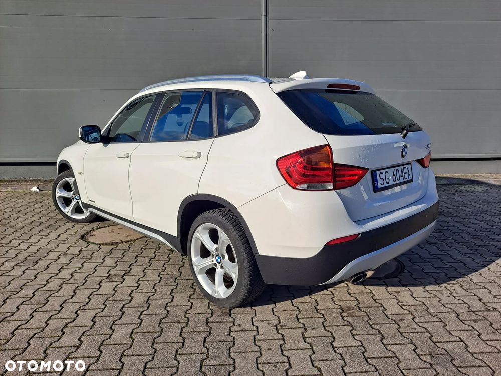 BMW X1 sDrive18i Sport Line - 4