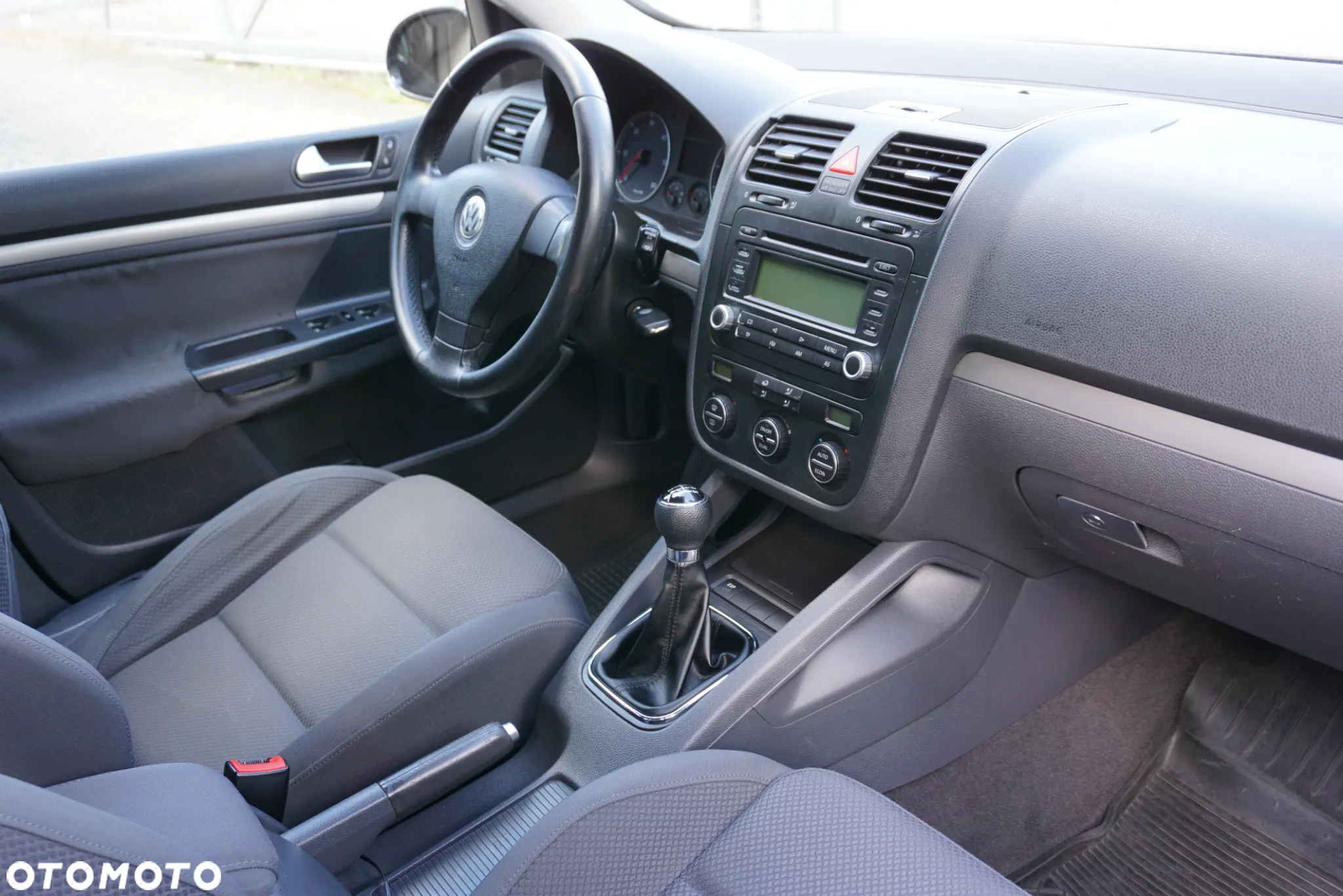 Volkswagen Golf - 17