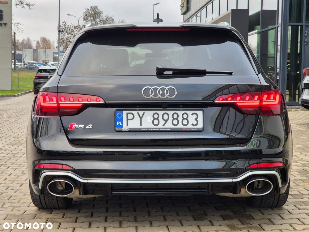 Audi RS4 Avant - 5