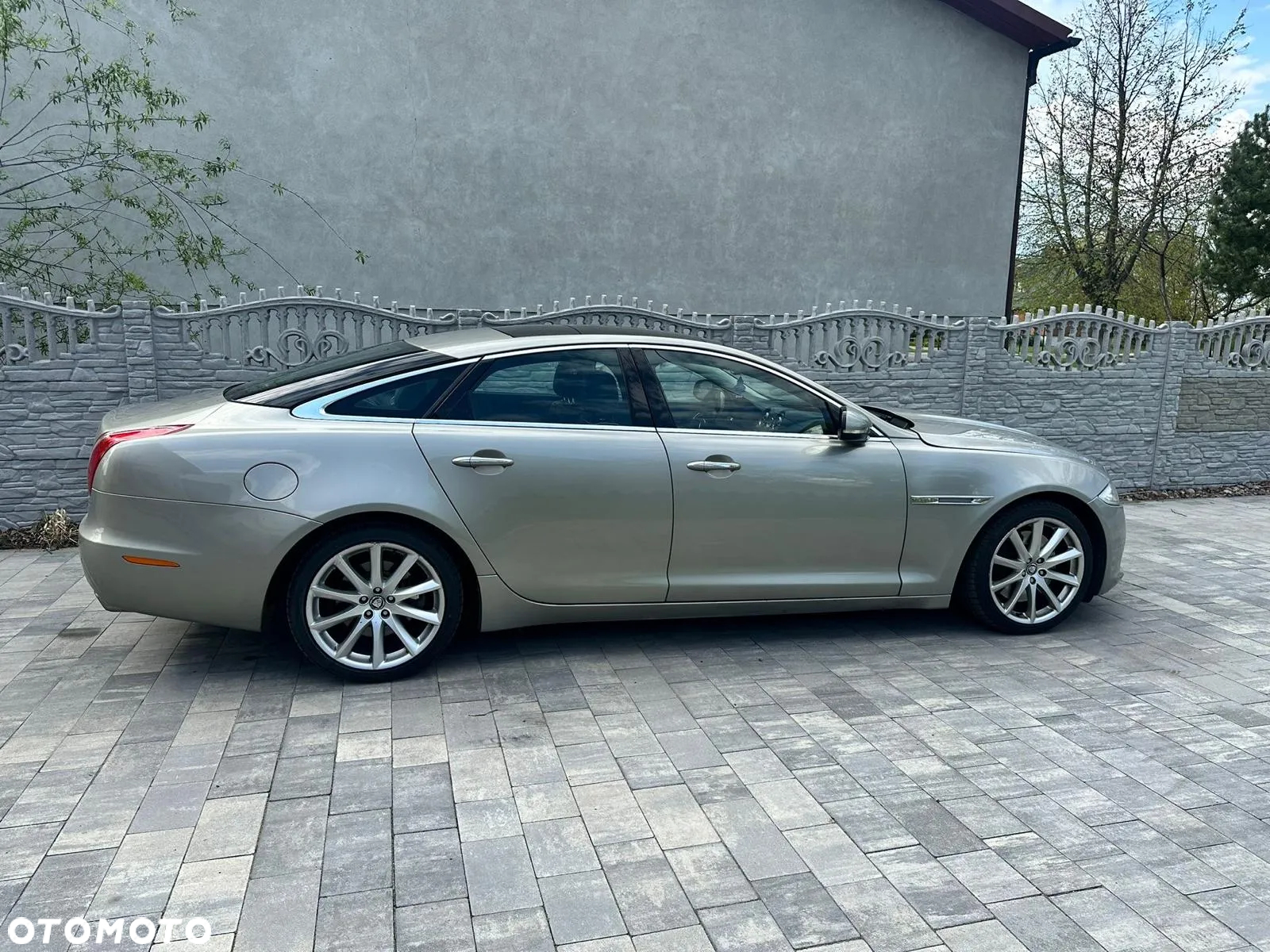 Jaguar XJ - 4