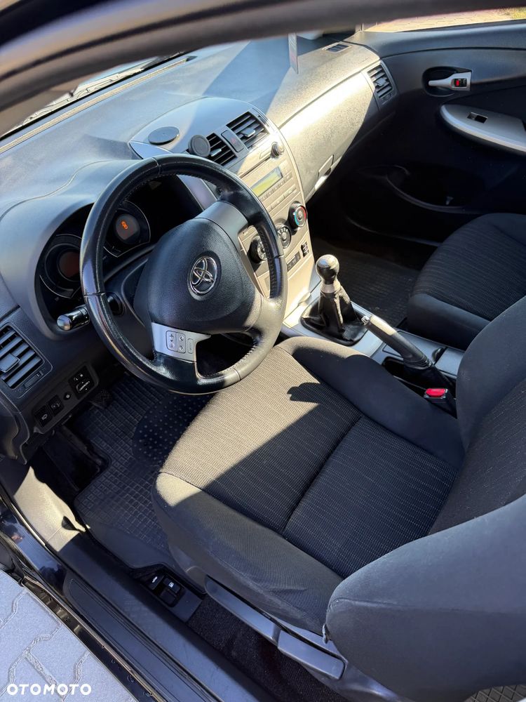 Toyota Corolla 1.6 VVT-i Luna - 11