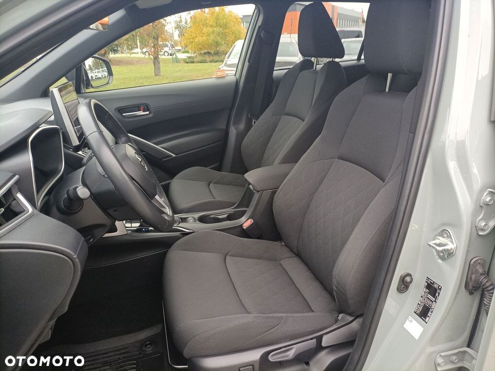 Toyota Corolla Cross - 11