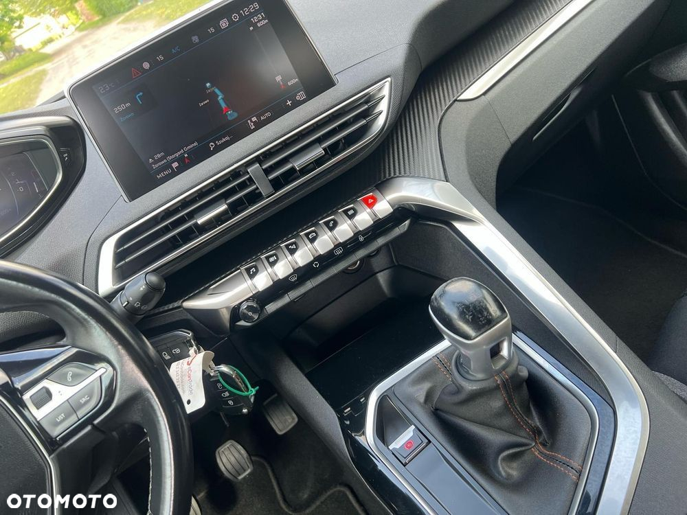 Peugeot 3008 1.5 BlueHDi Active S&S - 15