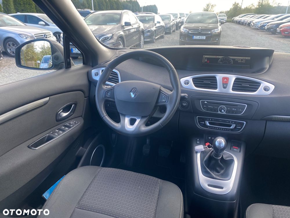 Renault Scenic 1.6 16V 110 Dynamique - 31