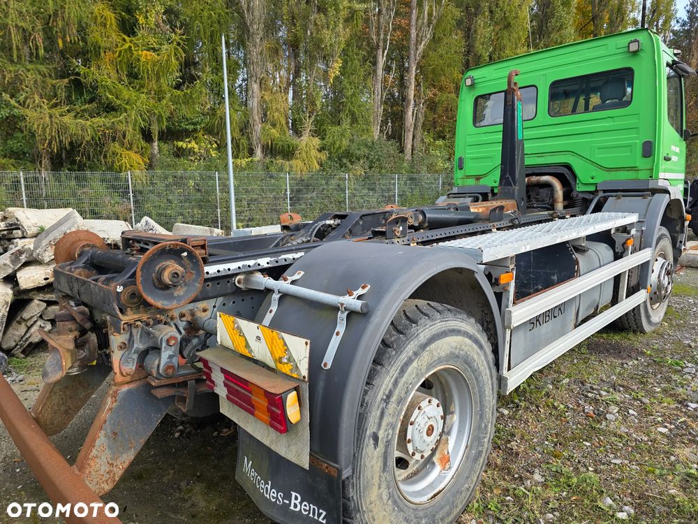 Mercedes-Benz 1828 - 2