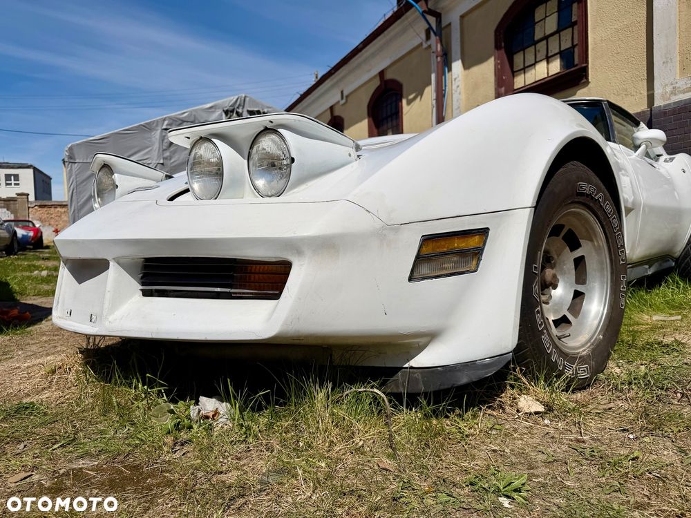 Chevrolet Corvette - 13