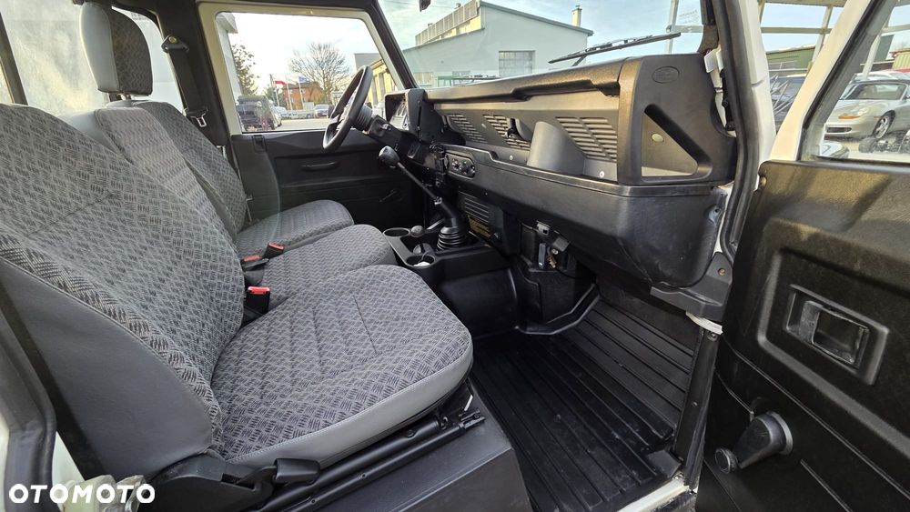 Land Rover Defender 110 Hard Top E - 10