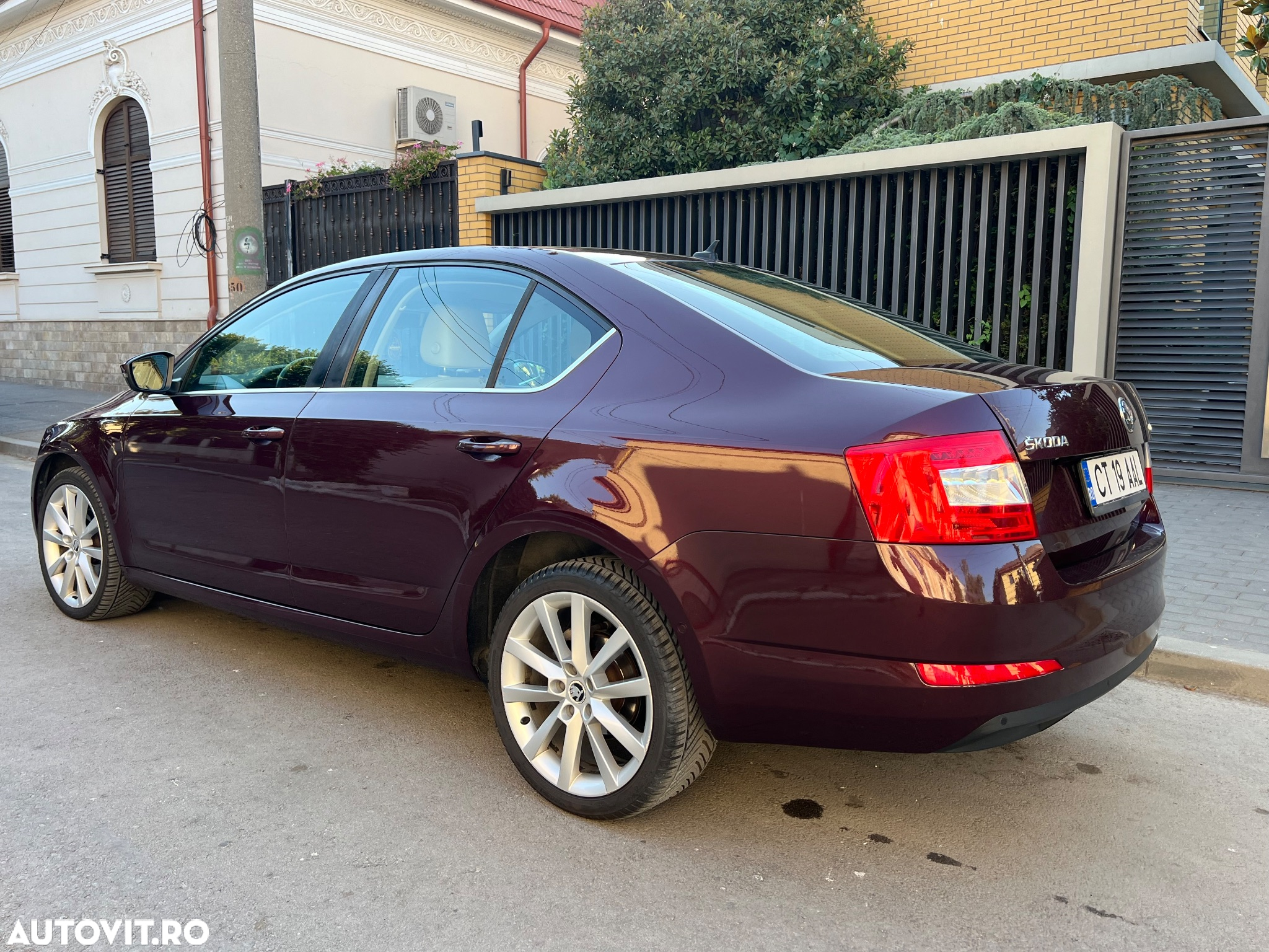 Skoda Octavia 1.6 TDI Business DSG - 8