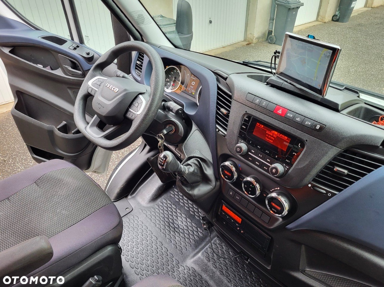 Iveco 70C18 - 8