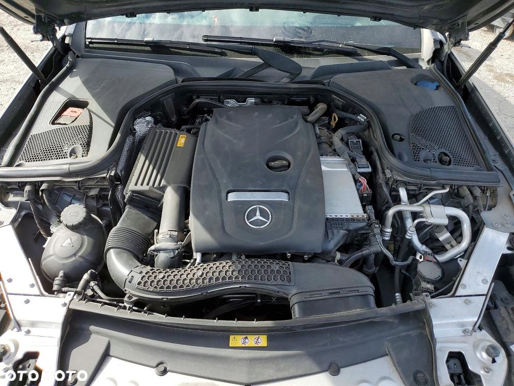 Mercedes-Benz Klasa E 300 9G-TRONIC AMG Line - 11