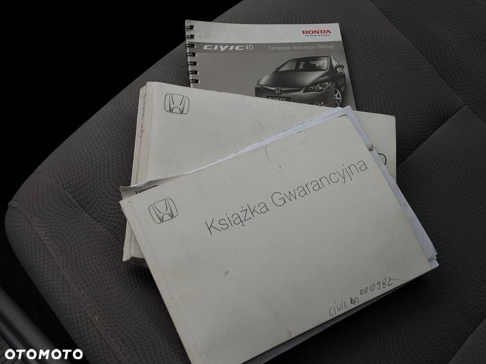 Honda Civic 1.8 Executive - 29