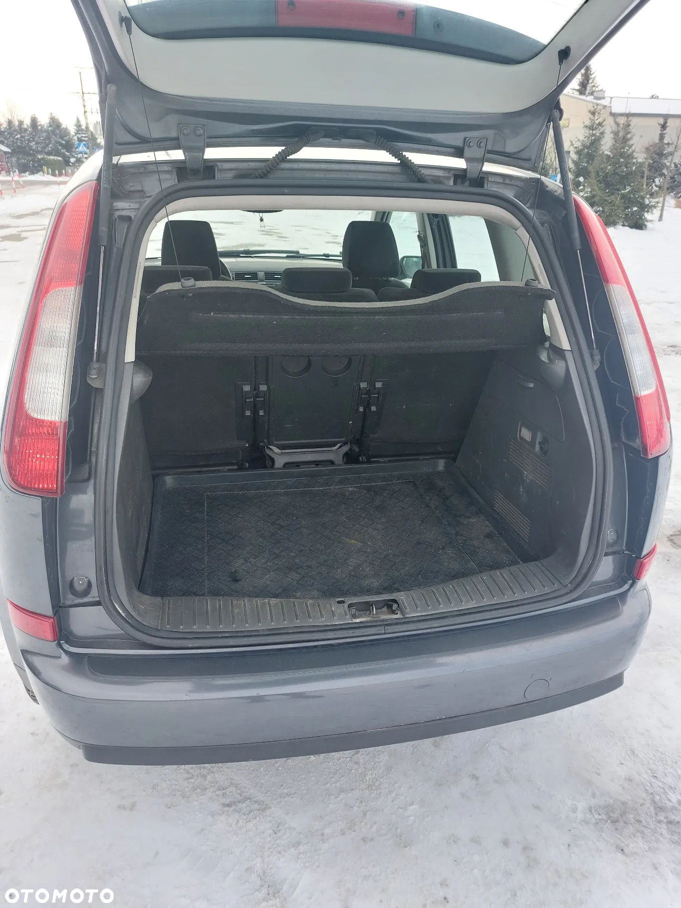 Ford Focus C-Max 1.8 TDCi Ghia - 11