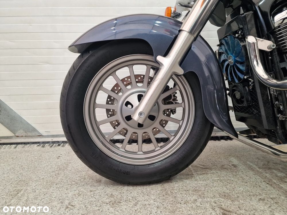 Suzuki VL 800 Volusia - 13