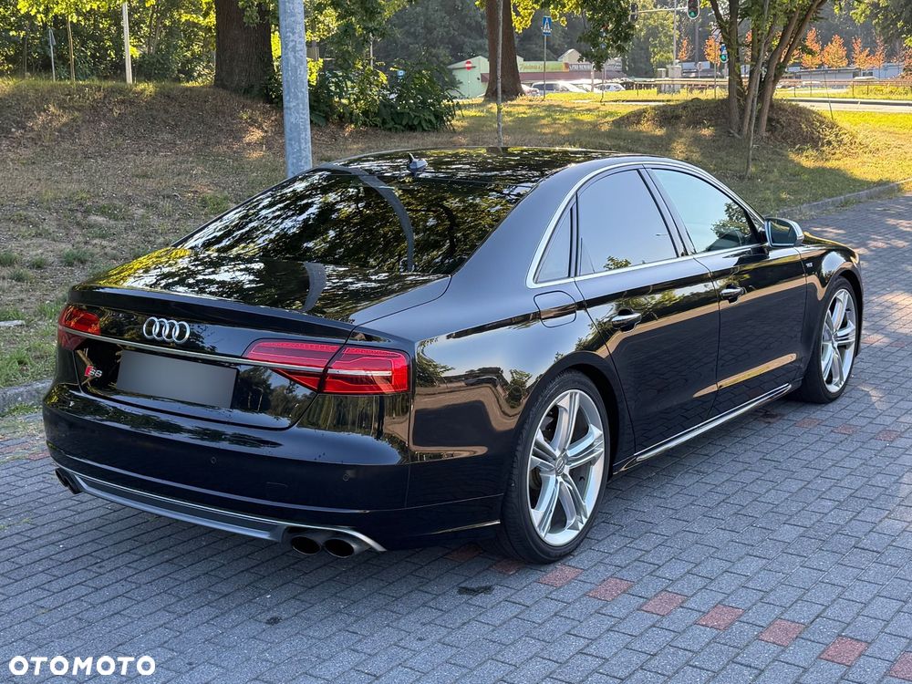Audi S8 Plus - 11
