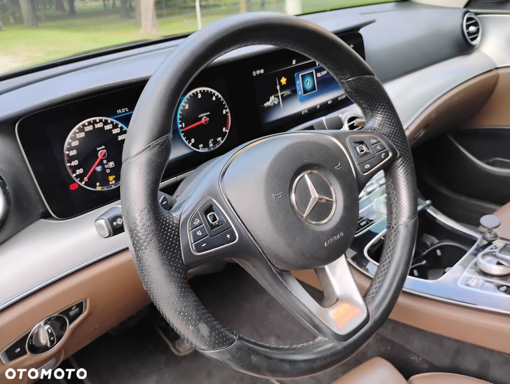 Mercedes-Benz Klasa E 220 d 9G-TRONIC - 11