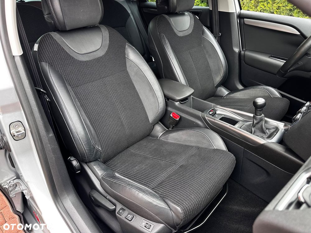 Citroën C4 VTi 120 Exclusive - 24