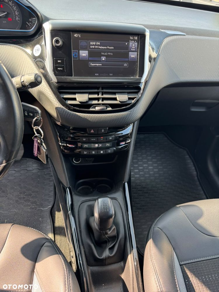 Peugeot 2008 1.2 VTi Allure - 17