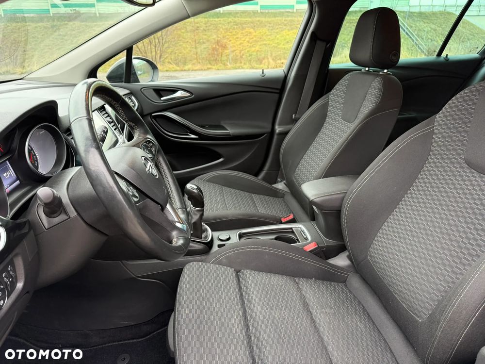 Opel Astra 1.4 Turbo Business - 14