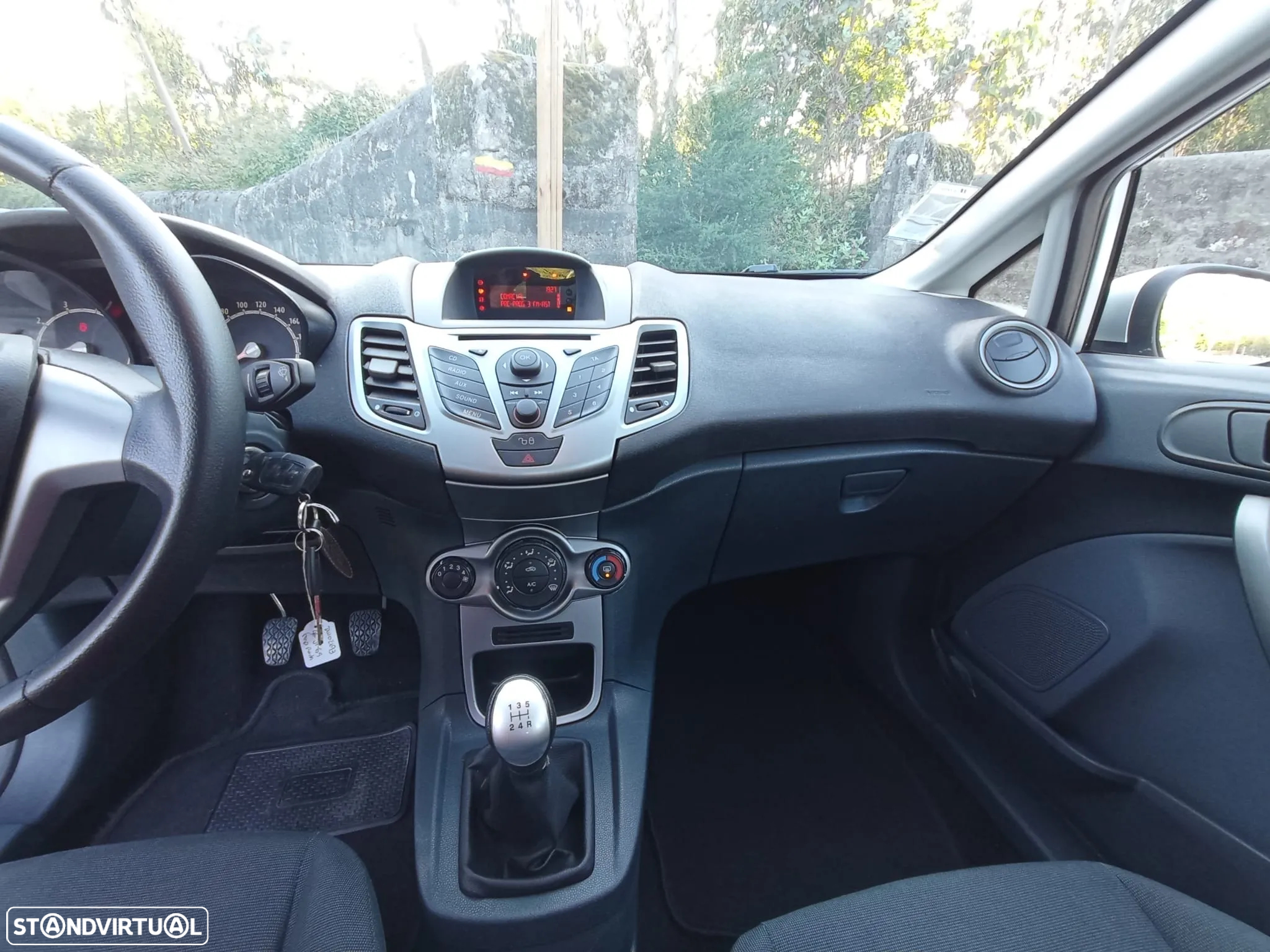Ford Fiesta 1.25 Techno - 10
