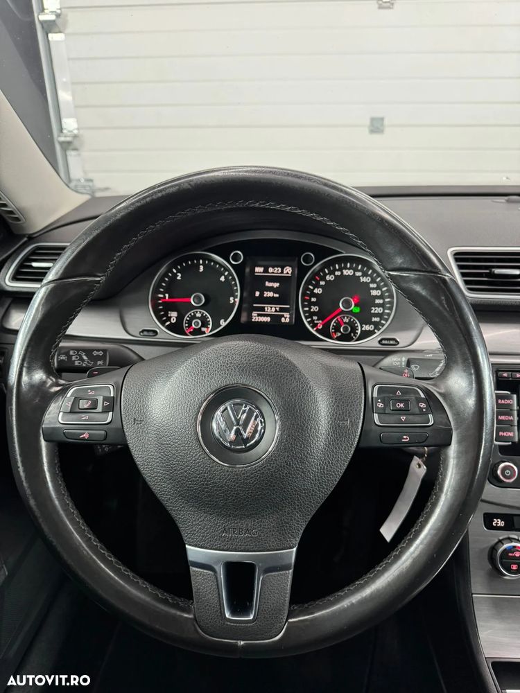 Volkswagen Passat 2.0 TDI DSG BlueMotion Technology Comfortline - 10