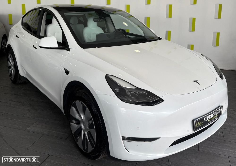 Tesla Model Y Long Range Dual Motor AWD - 2