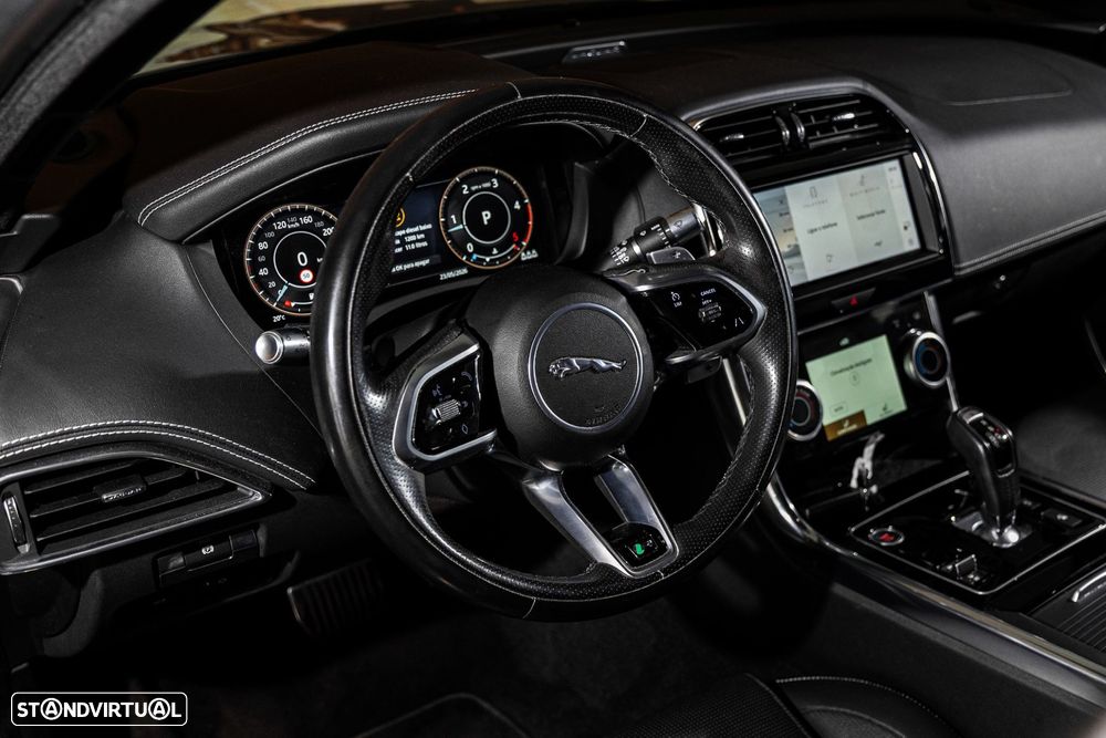 Jaguar XE 2.0 D200 R-Dynamic Black - 14