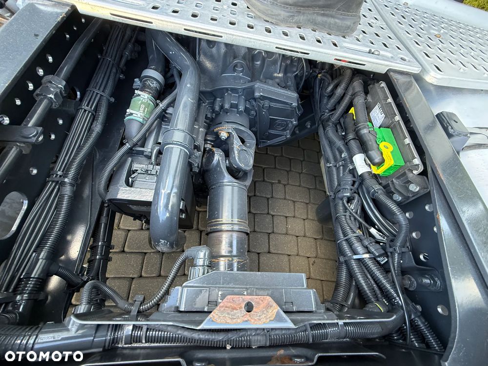 Iveco S-WAY 530 RETARDER - 9
