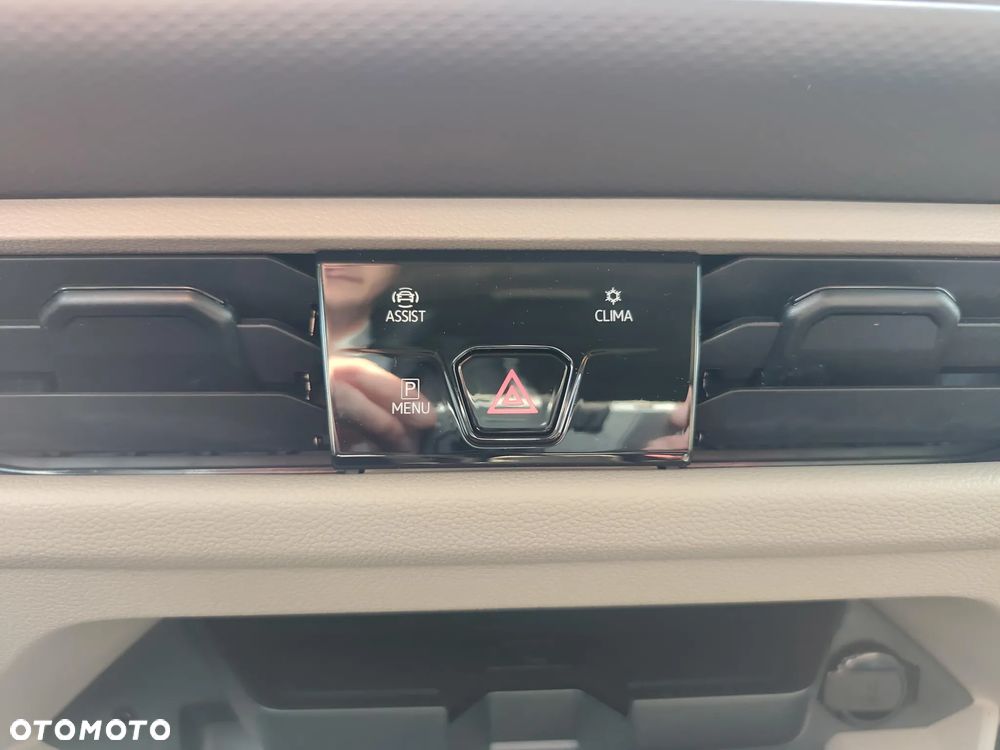 Volkswagen Multivan - 25