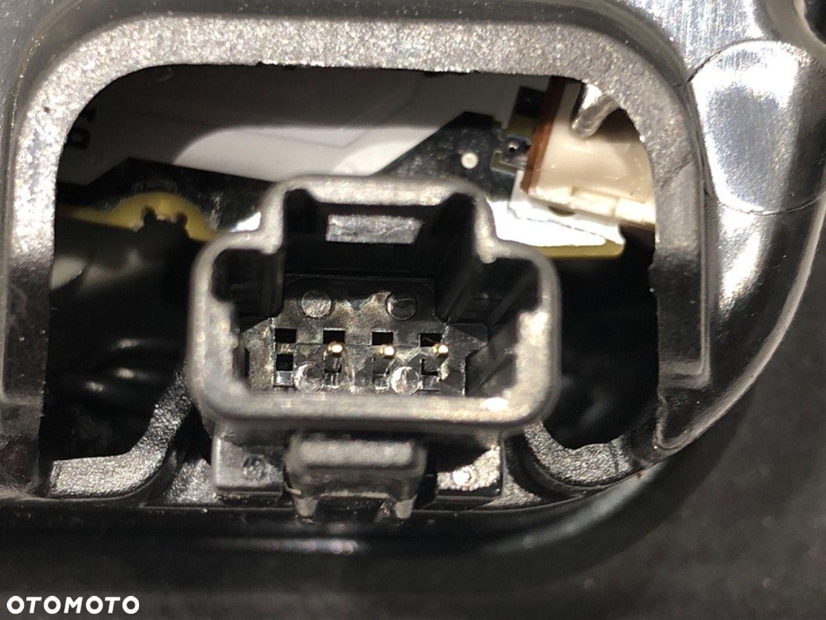 LAMPA TYŁ LEWA WEWNĘTRZNA - 130.00 PLN - RENAULT KADJAR (HA_, HL_) 2015 - 2022 1.3 TCe 140 103 kW - 5