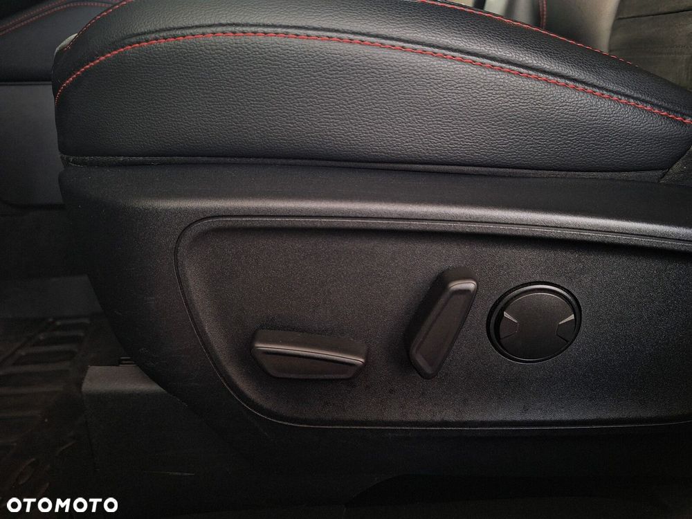 Ford Kuga 1.5 EcoBoost FWD ST-Line X - 20