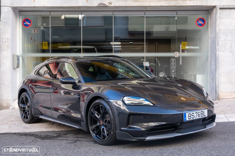 Porsche Taycan Cross Turismo 4 - 3