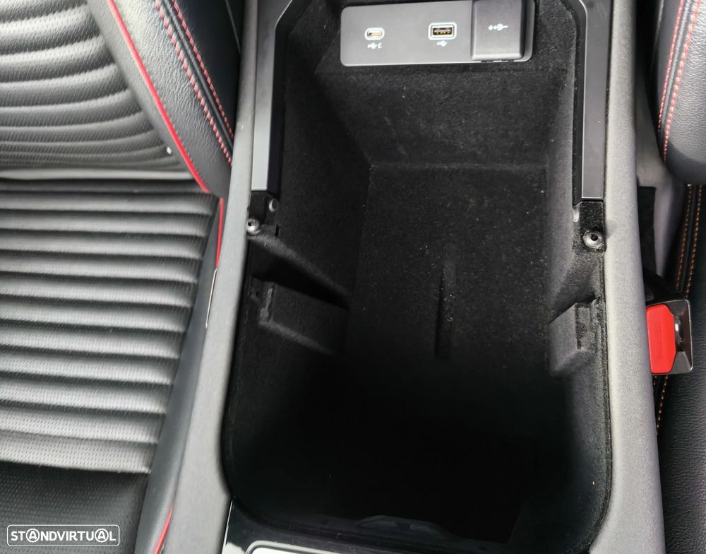 Land Rover Discovery Sport - 24