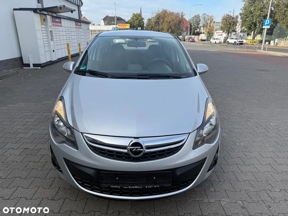 Opel Corsa 2013 photo 2
