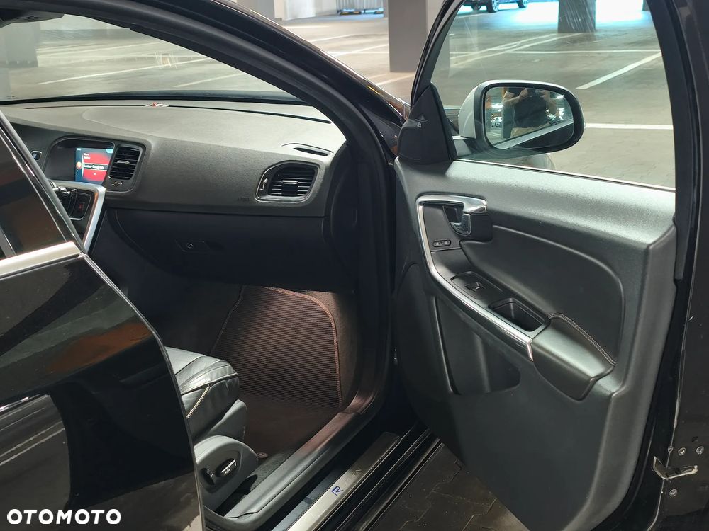 Volvo S60 T6 AWD Geartronic RDesign - 30