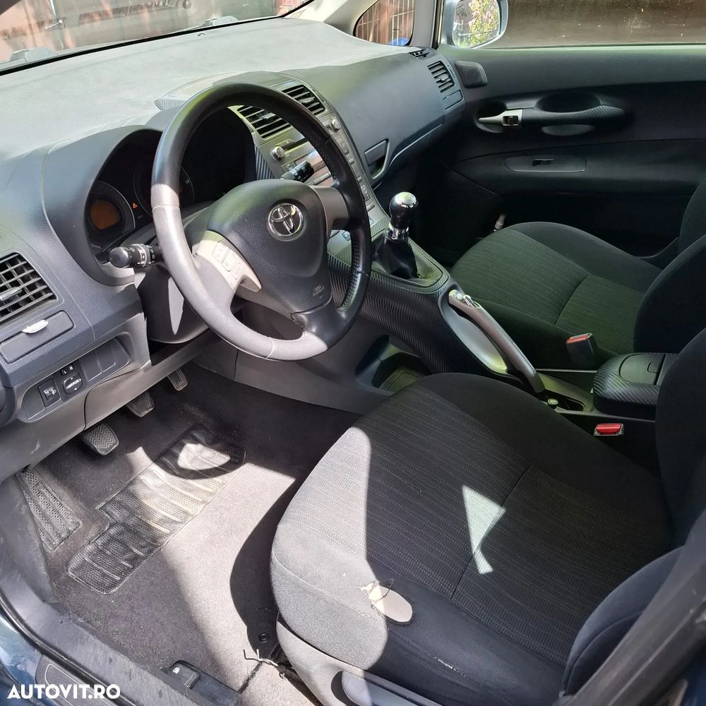 Toyota Auris 1.4 Luna Plus - 6