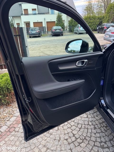 Volvo XC 40 B3 Plus Dark - 8