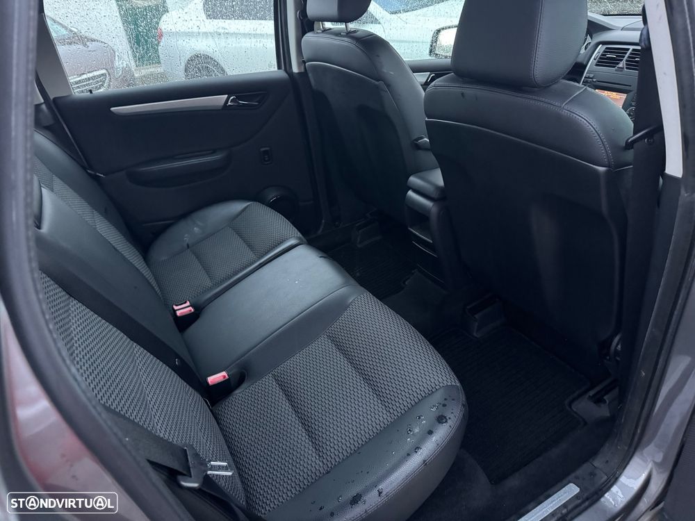 Mercedes-Benz B 180 CDI - 20