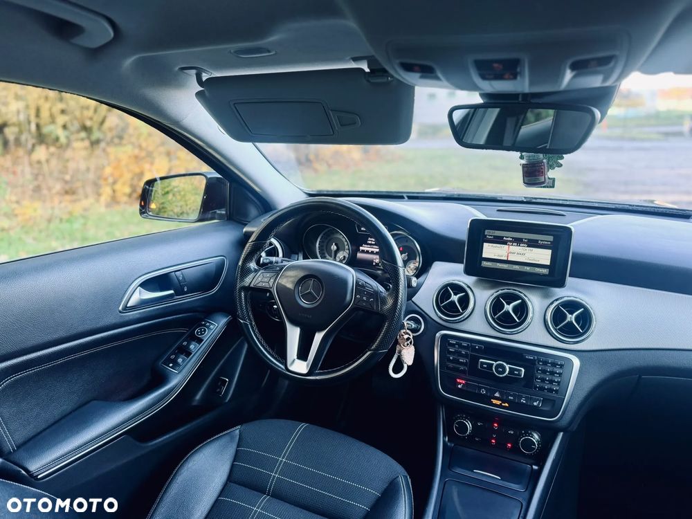 Mercedes-Benz GLA 220 CDI 7G-DCT AMG Line - 11