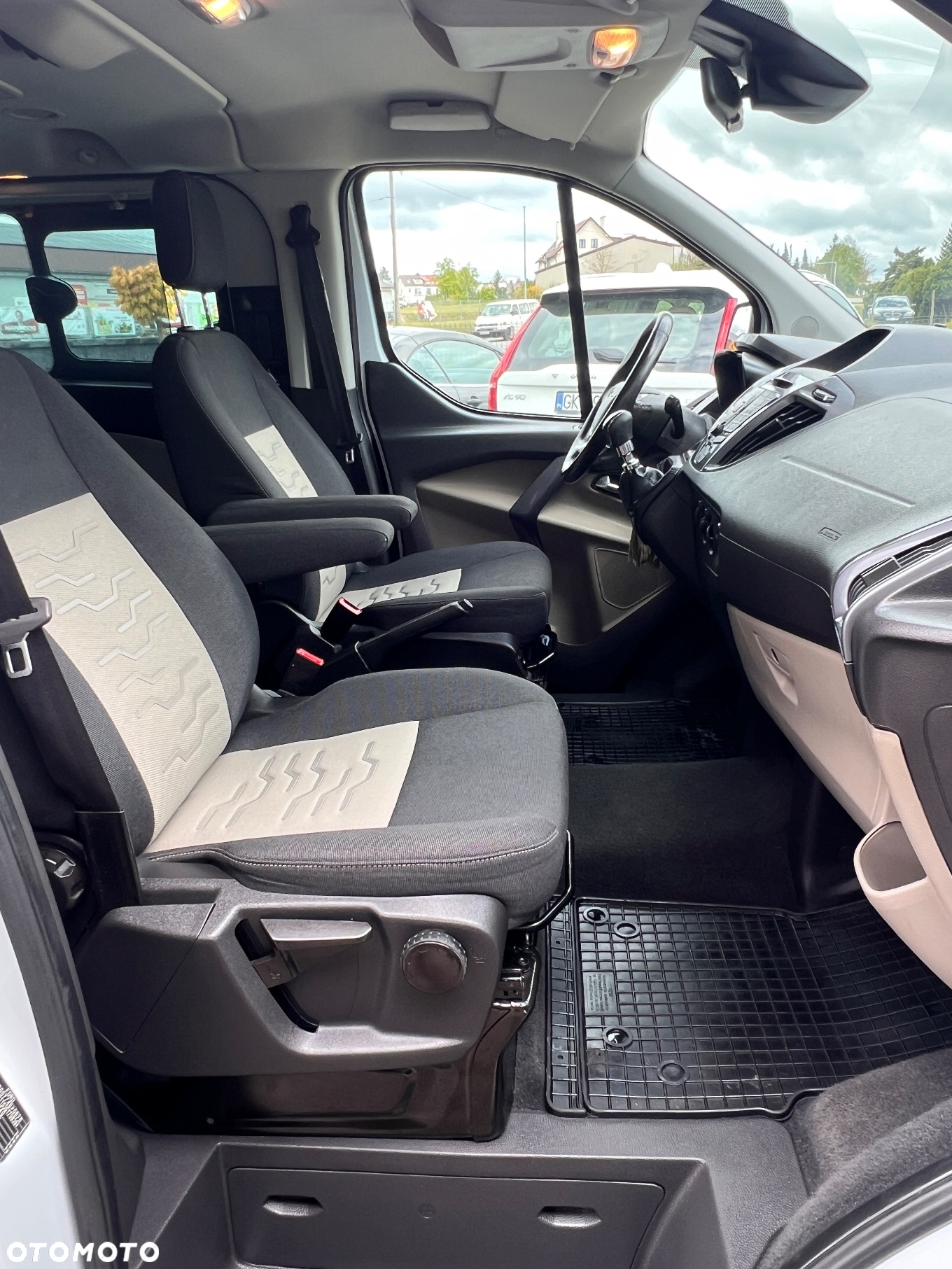 Ford Tourneo Custom 2.0 EcoBlue L1 Titanium - 16
