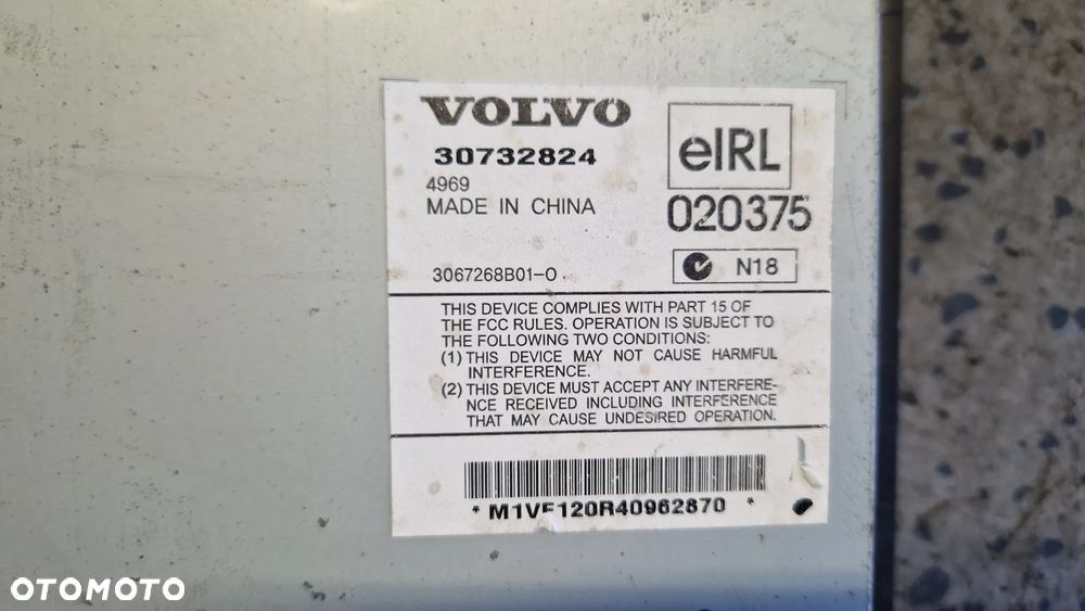VOLVO V50 S40 WZMACNIACZ 30732824 - 3